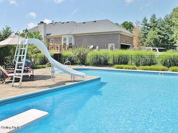 5th image of 25 Plantation Dr