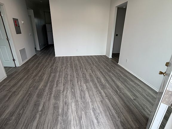 3rd image of 10490 Greenhurst St #92