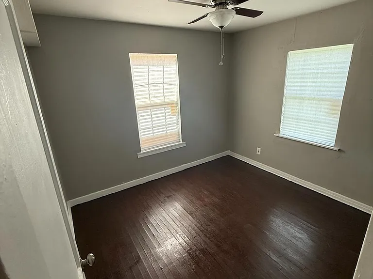 1414 Dunaway St — Photo 4
