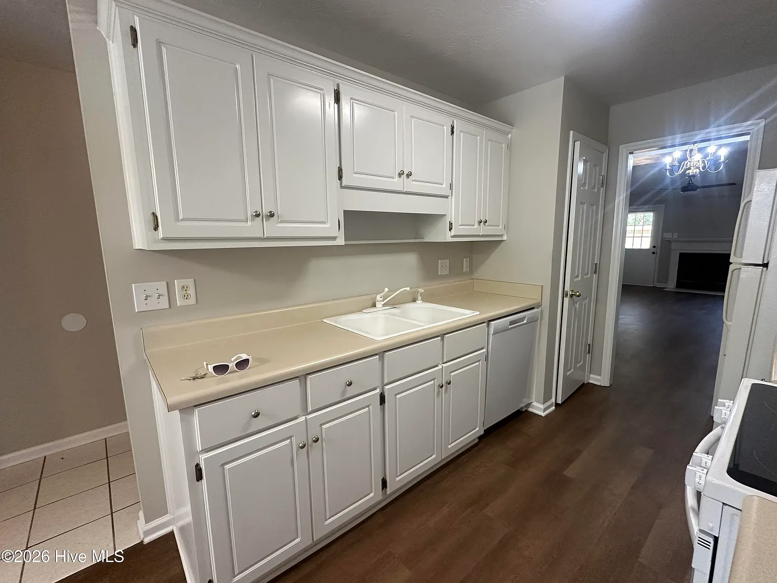 2 bed, 2.0 bath, 1170 sqft, $1,275 — Photo 3