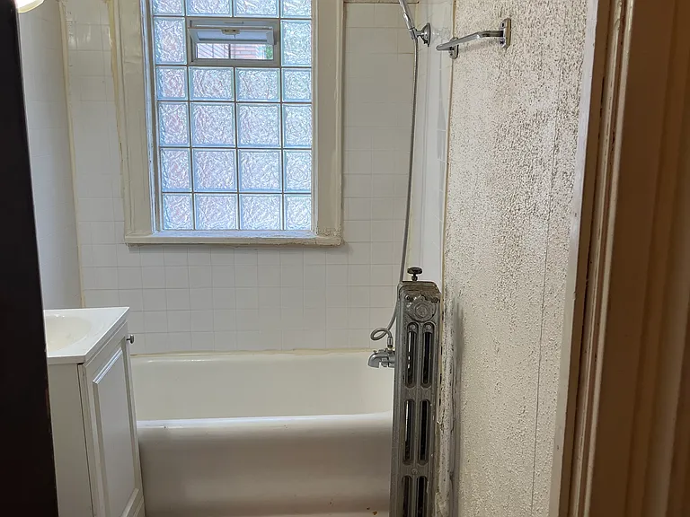 East Side Apartments — Photo 20