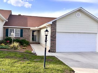 451 Executive Meadows Dr, Lenoir City, TN 37771