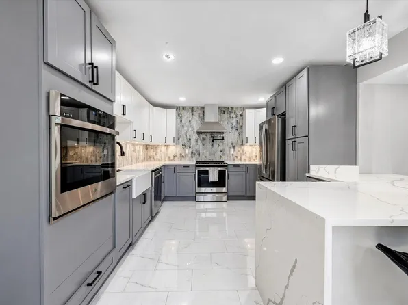 1806 Middleborough Rd, Baltimore, MD 21221