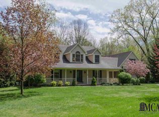 9372 Douglas Rd, Temperance, MI 48182