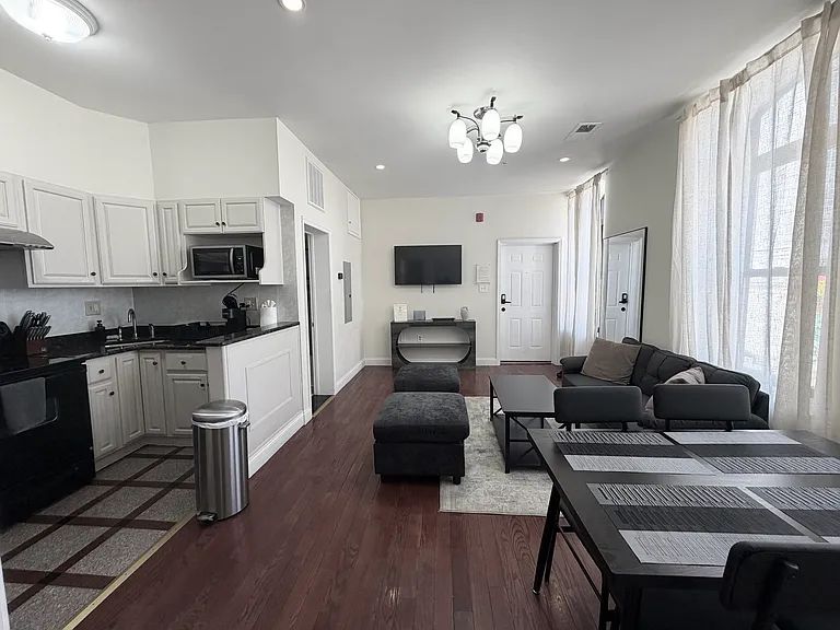 217 N 11th St #301 — Photo 11