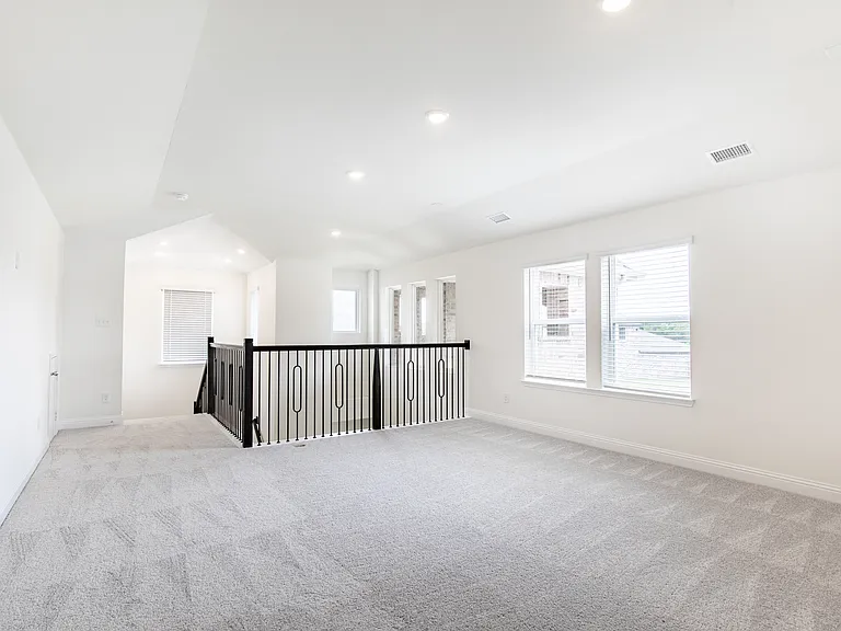 715 Parkside Dr — Photo 23