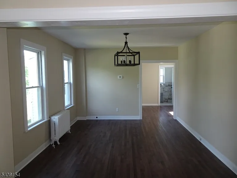 689 Sayre Ave — Photo 6