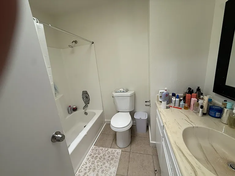 1325 W Latham Ave — Photo 7