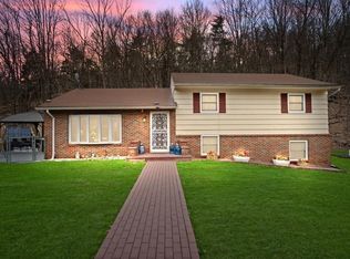 17 Old Minisink Trl, Ellenville, NY 12428