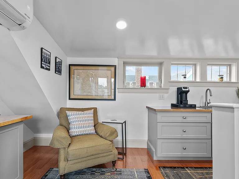 358 Broadway St #4 — Photo 5