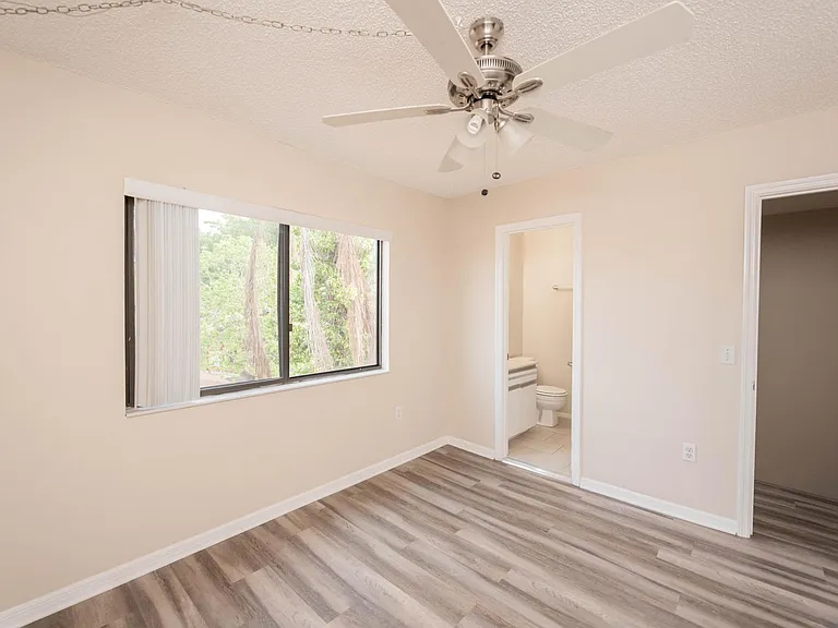 47 Bogart Pl — Photo 17