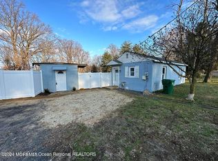 37 School Rd E, Marlboro, NJ 07746