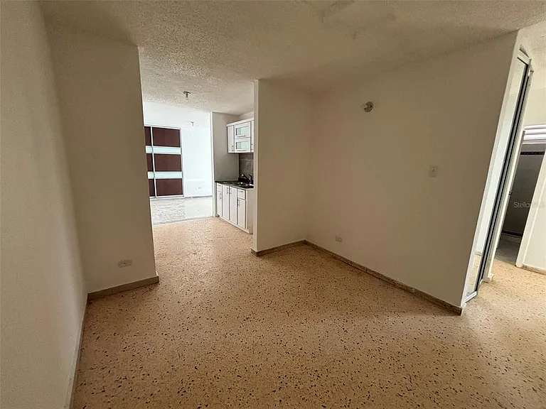 18-6 Street Sabana Gdns #18 — Photo 11