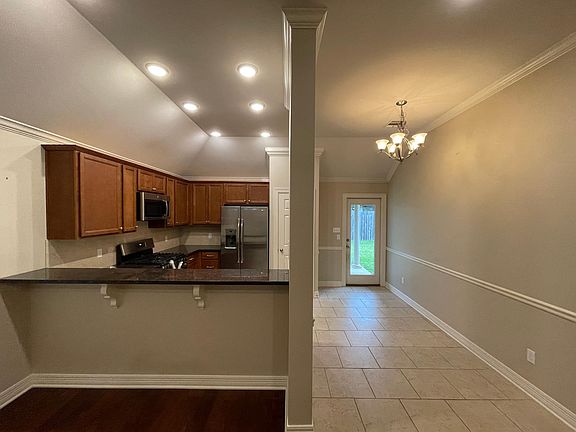 5th image of 102 Grand Cane Ct