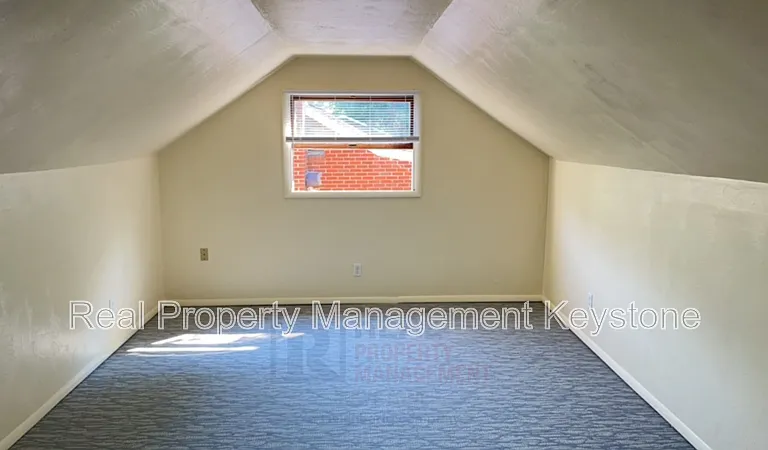 305 Greenlee Rd — Photo 18