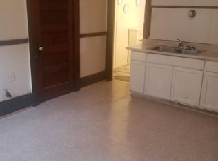 3052 N 9th St, Milwaukee, WI 53206