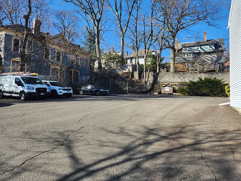 129 Pine St #4 — Photo 3