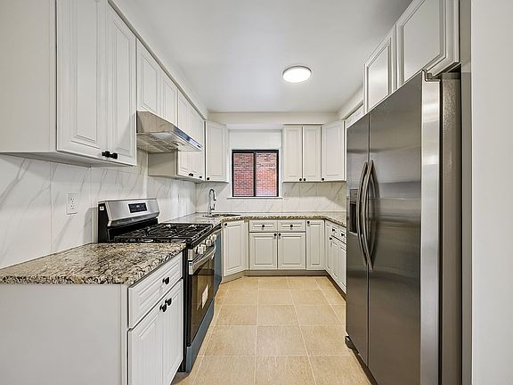 2nd image of 14726 Roosevelt Ave APT 1C