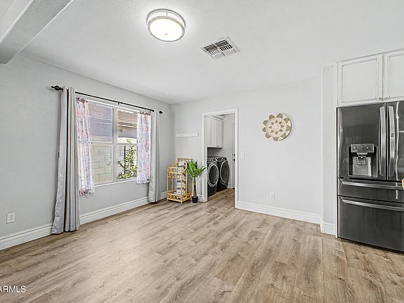 5th image of 1312 E CLIFTON Avenue
