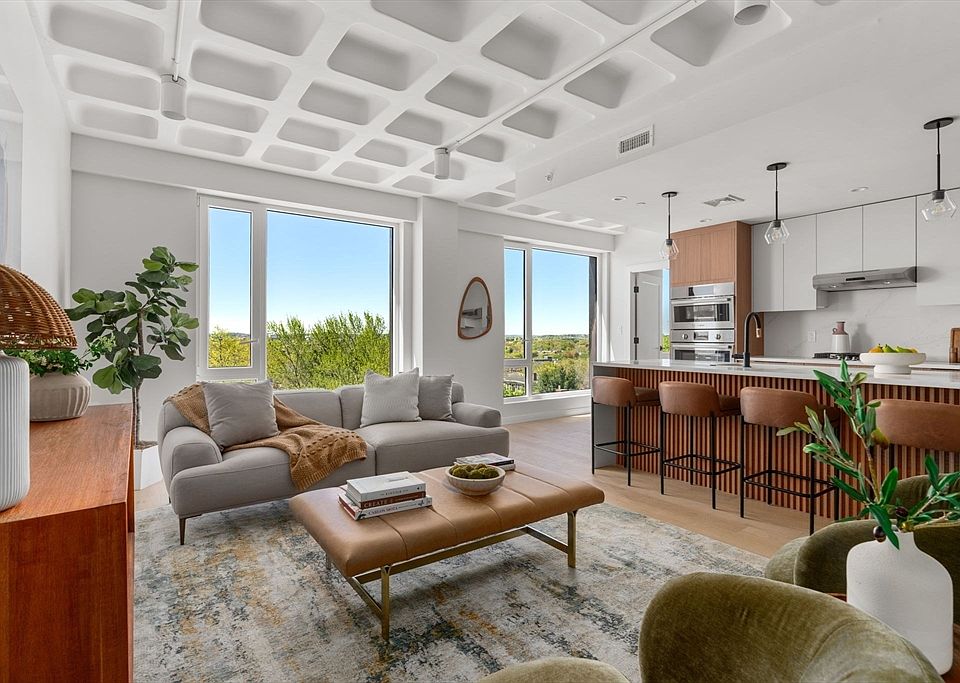 1st image of 125 Lowell St #7B