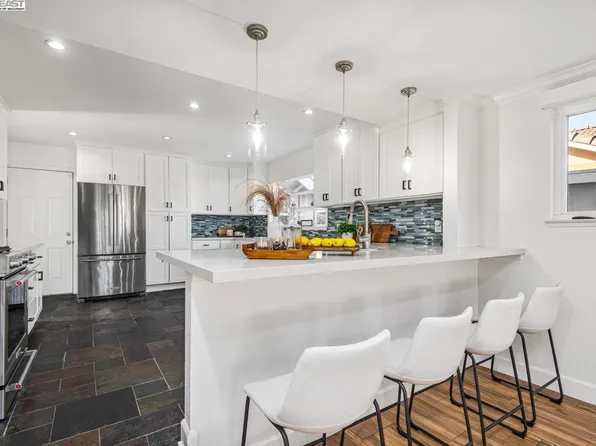 707 Matsonia Dr, Foster City, CA 94404