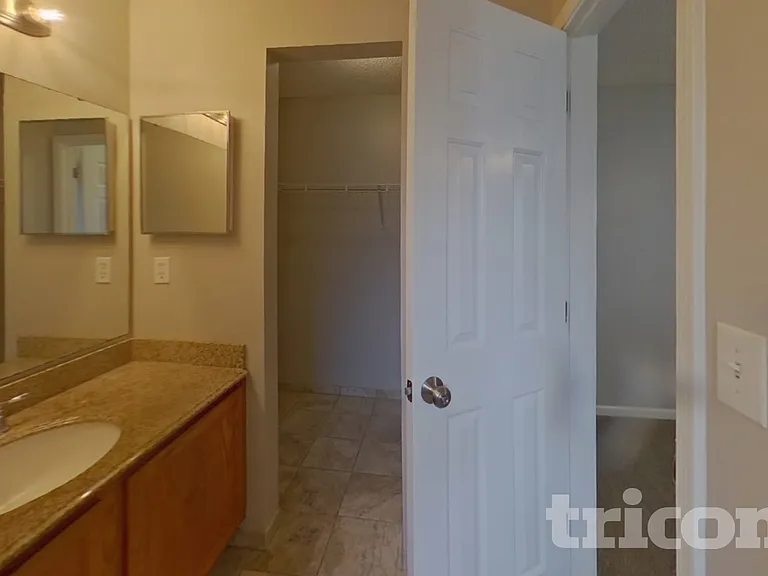 4231 Hanging Moss Dr — Photo 8