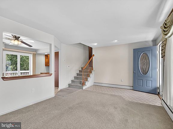 5th image of 579 W Broad St