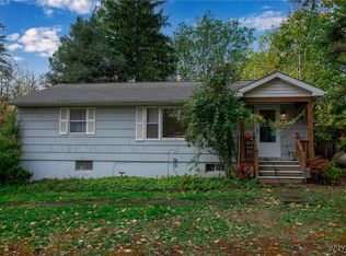 4180 Day Rd, Lockport, NY 14094