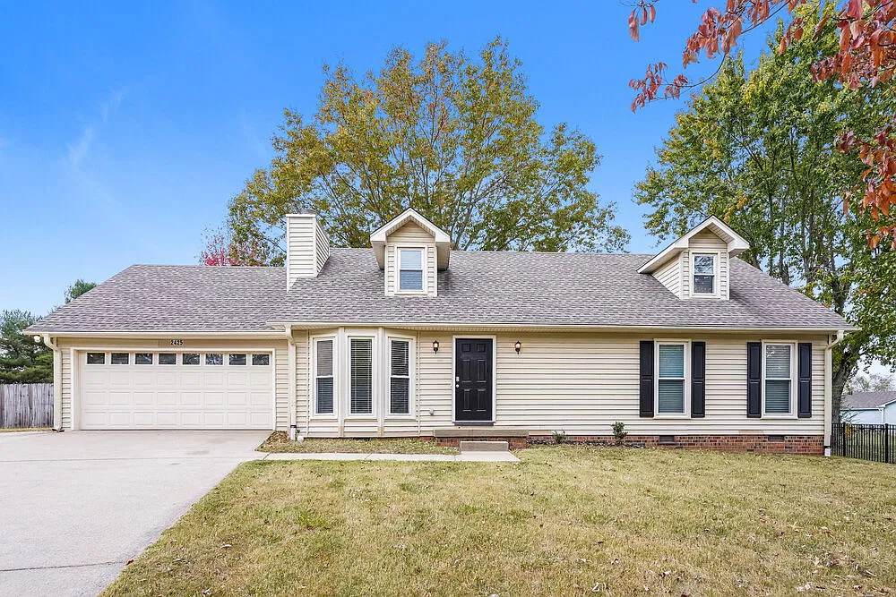 4 bed, 2.5 bath, 1825 sqft, $2,235 — Photo 1