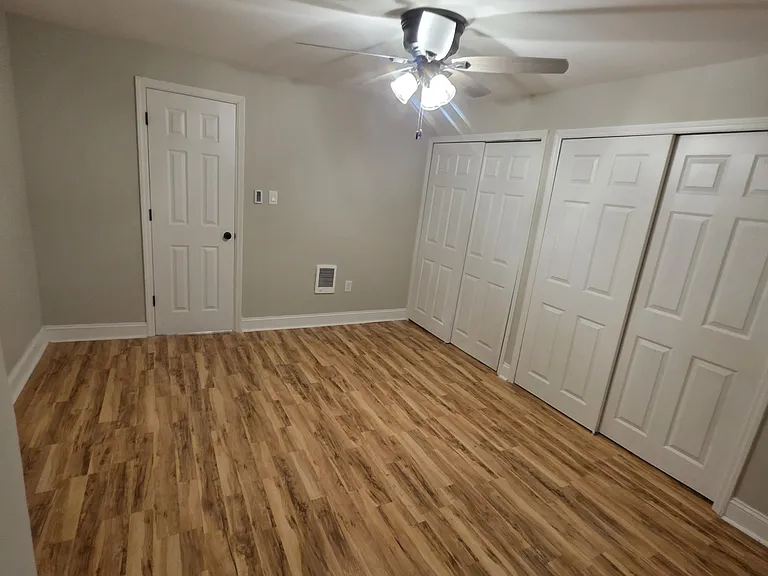 2055 Carver St — Photo 8