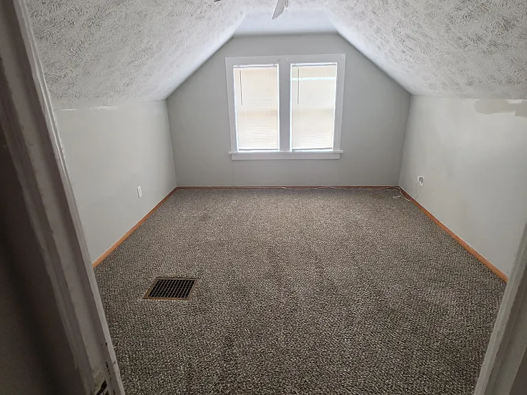 4562 Charles St — Photo 14