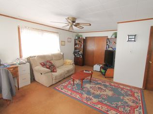 40 Manor Rd, Shrewsbury, MA 01545