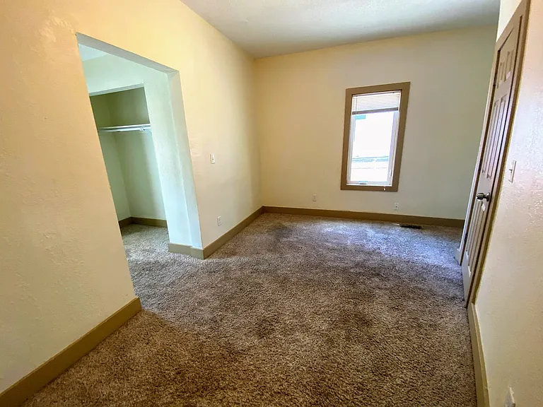545 Shamrock SW — Photo 4