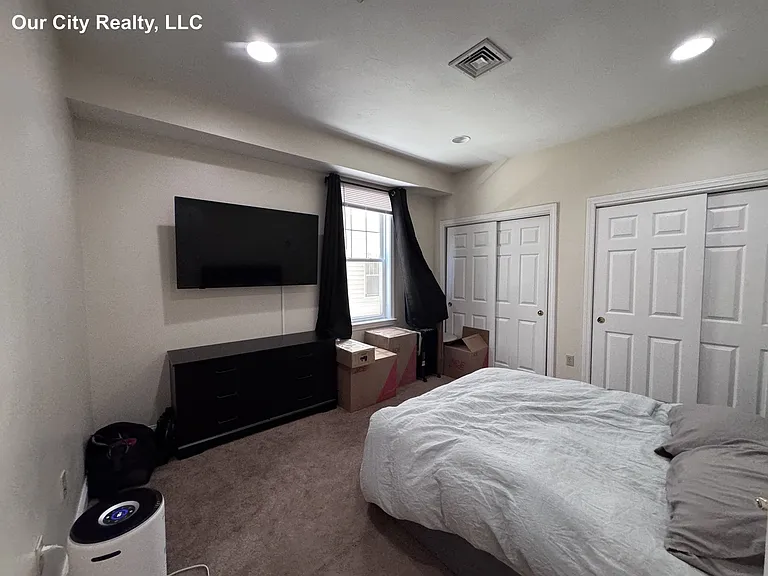460 Green St #3 — Photo 6