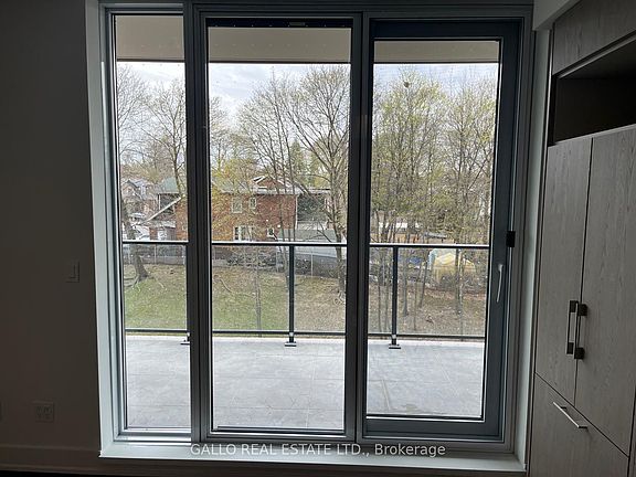 5th image of 8 Manor Rd W #307