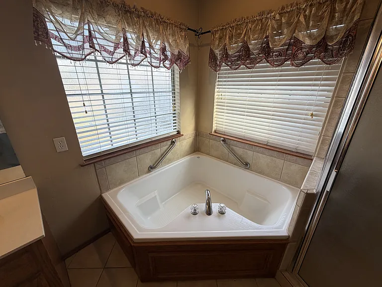 608 N Cherokee Way — Photo 19