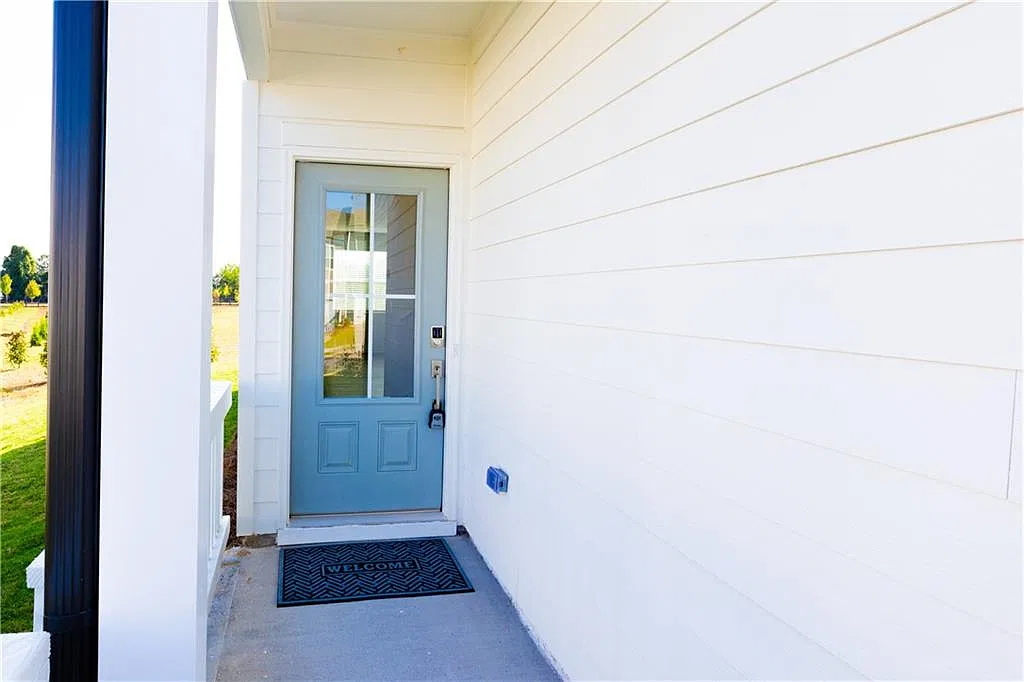 3 bed, 2.5 bath, 1842 sqft, $1,950 — Photo 1