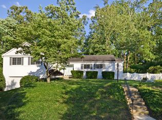 7411 Wyndale Ln, Chevy Chase, MD 20815
