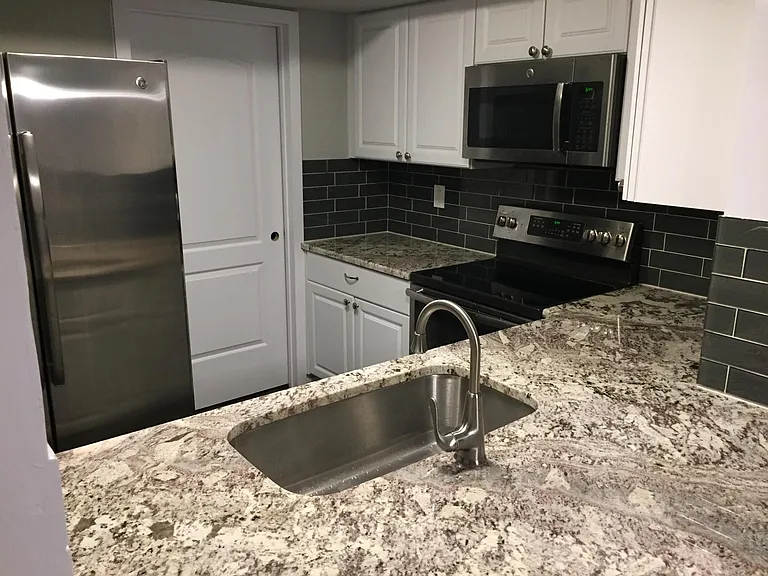 821 Creekside Dr — Photo 10