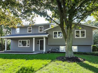 308 Sycamore Dr, Naperville, IL 60540