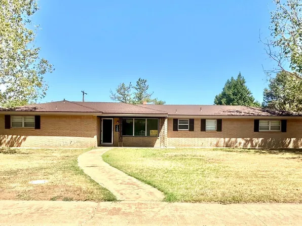 2500 N 3rd St, Tahoka, TX 79373