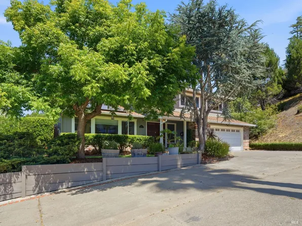 33 Manzano Court, Novato, CA 94945