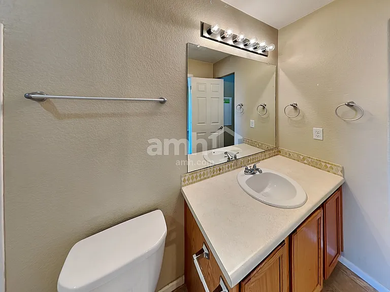 18660 E 47th Ave — Photo 11