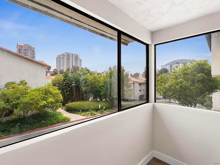 3878 La Jolla Village Dr — Photo 14