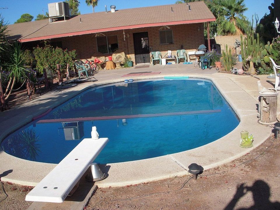 2nd image of 3955 N Del Monte Dr