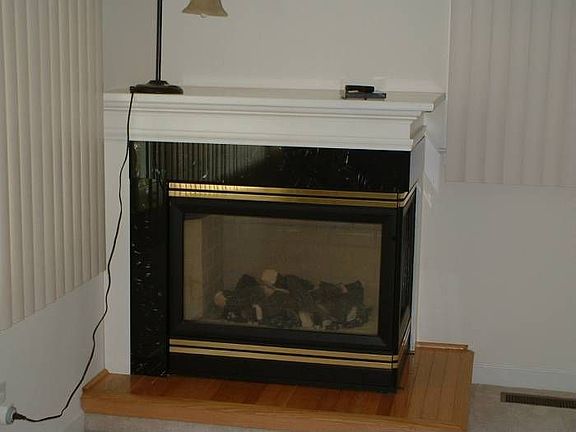 fireplace in L/R