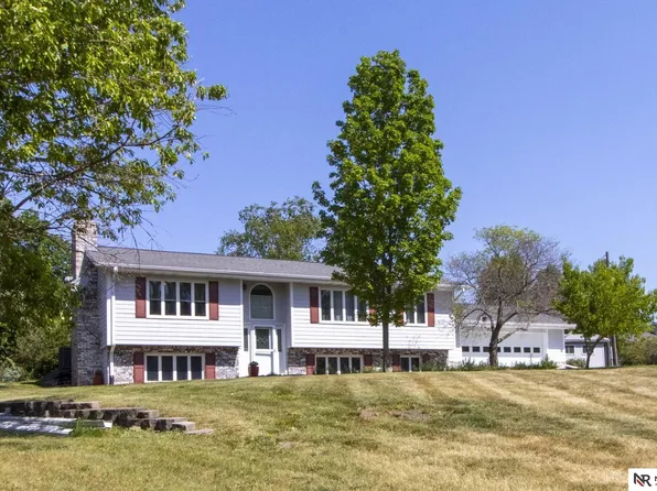 21901 Teselle Ct, Hickman, NE 68372
