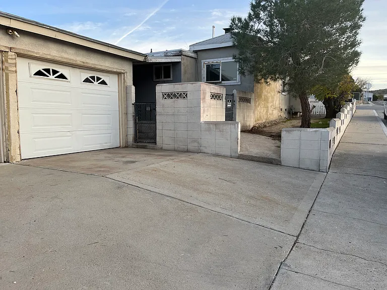 1041 Flora Ave — Photo 18