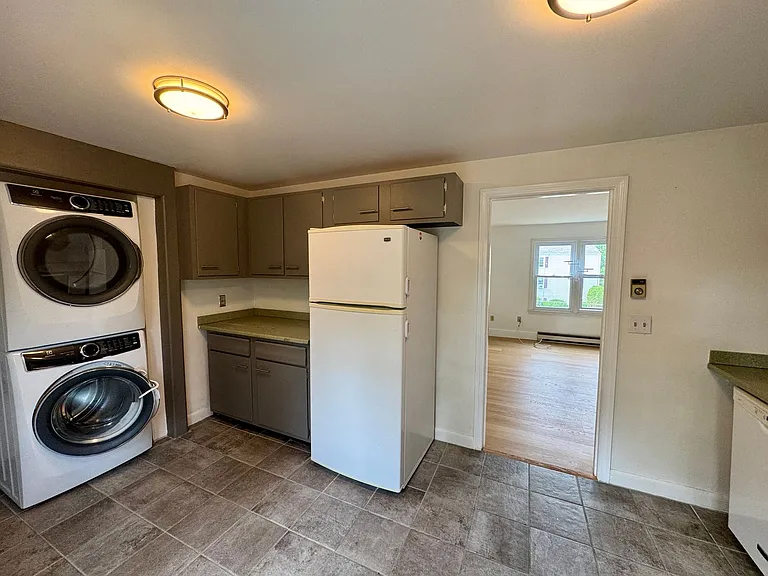 27 Minott St #7 — Photo 3