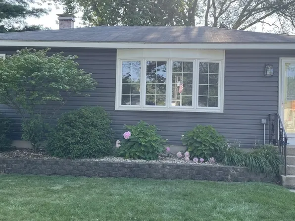 904 N Rensselaer St, Griffith, IN 46319